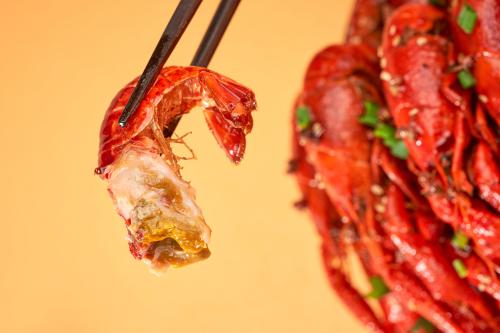 虾在直播间提前实现了尊龙人生就是博四季有